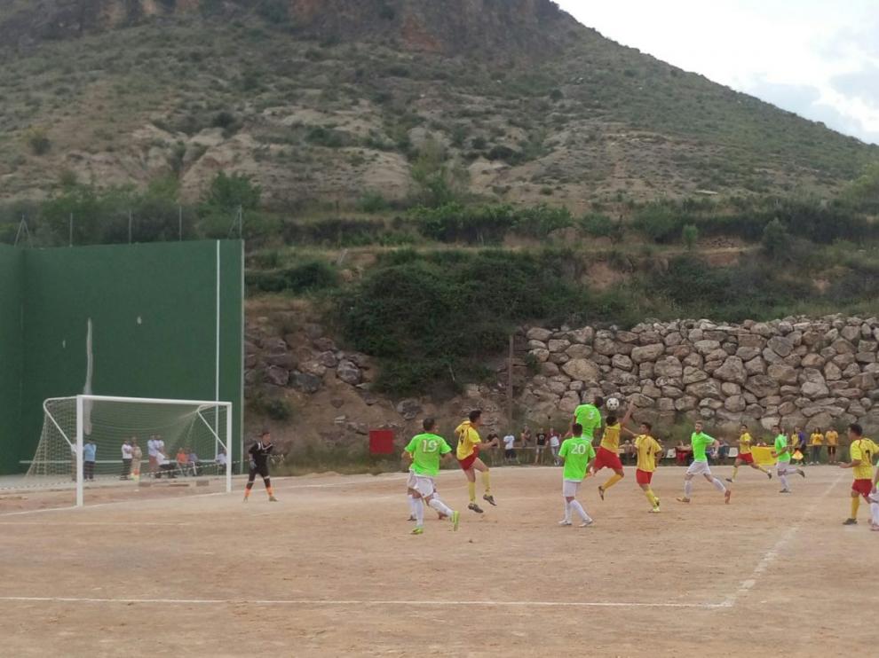 El campo de tierra de San Félix, en Morés.