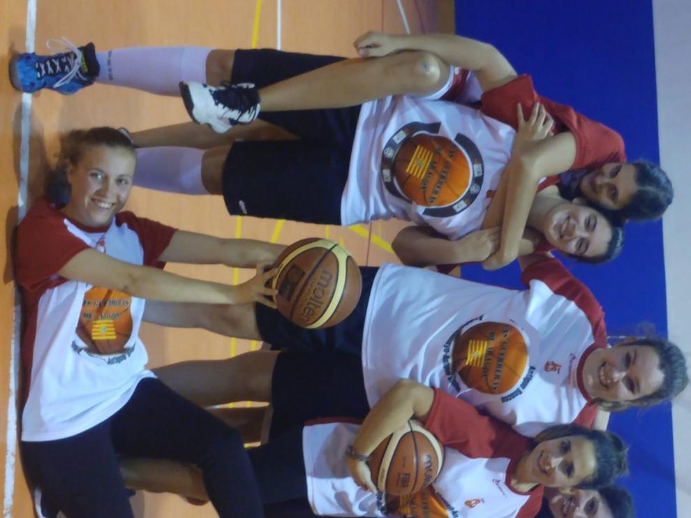 Las jugadoras de la escuela para adultos del Antiguo Boscos.