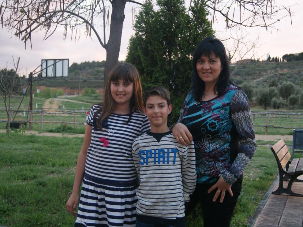 Gemma Muniesa, con sus hijos Marco y Lucía