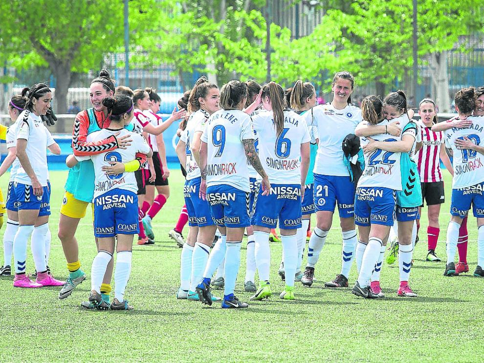 Las jugadoras zaragozanas celebraron la victoria.