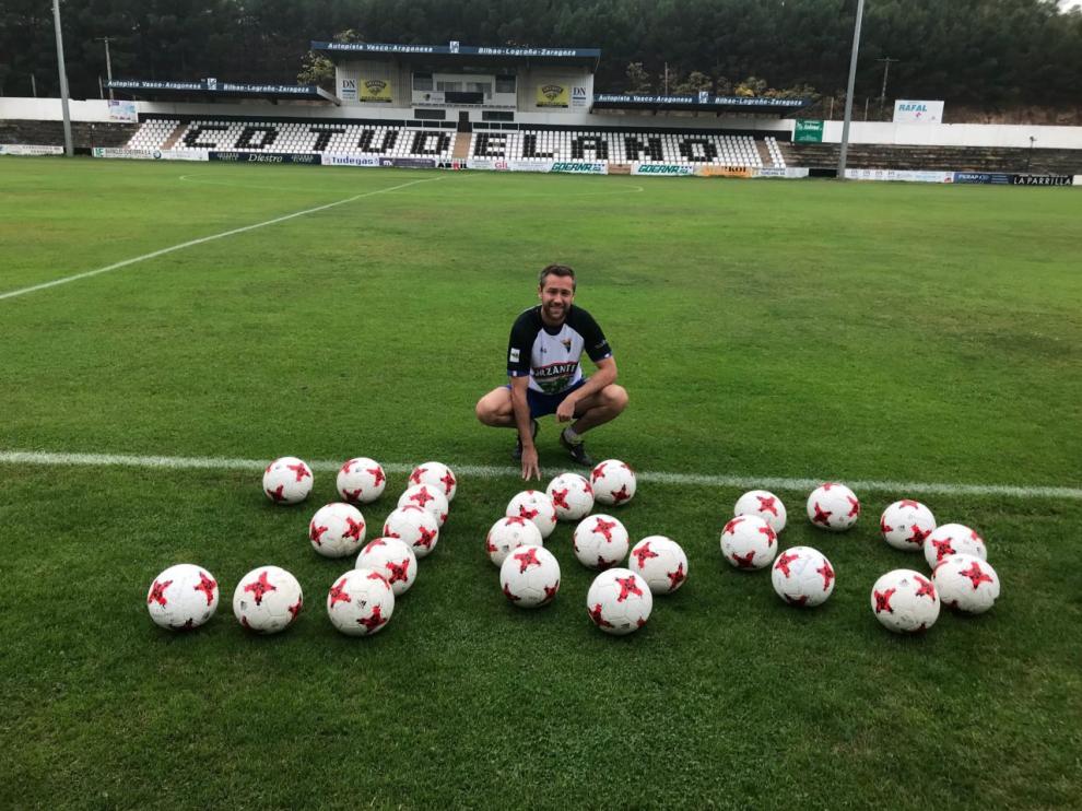 Víctor Bravo, tras disputar 360 partidos en Segunda División B.