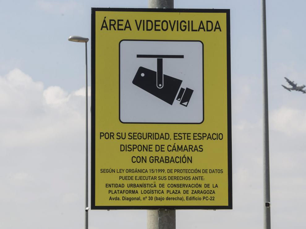 Cartel de área videovigilada.