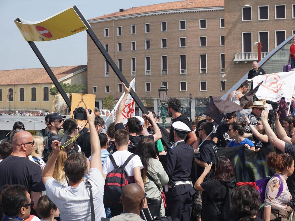 Protestas registradas este domingo en Venecia.