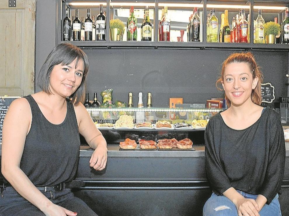 Marcela Garcés y Alba Magallón, en el Bardot.