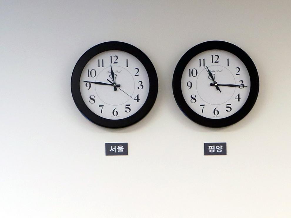La diferencia horaria que había entre los dos países era de media hora.