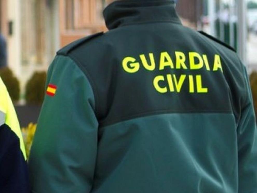 Los agentes fueron arrestados junto a otras cuatro personas en el curso de una operación contra el narcotráfico desarrollada en La Línea de La Concepción, San Roque y Algeciras.