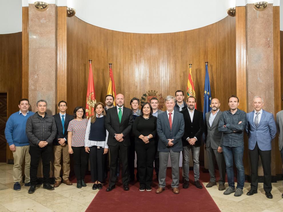 El alcalde de Zaragoza, Pedro Santisteve, recibe a una delegación institucional de Chihuaha (México).