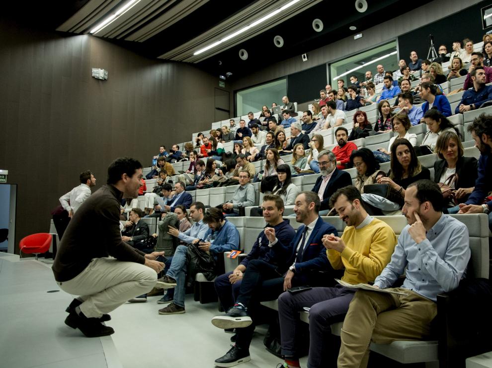 Cientos de participantes en la jornada 'La marca que me parió' celebrada esta mañana en Etopía