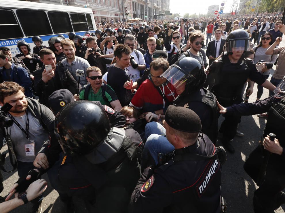 Cientos de detenidos en toda Rusia en una protesta contra Putin