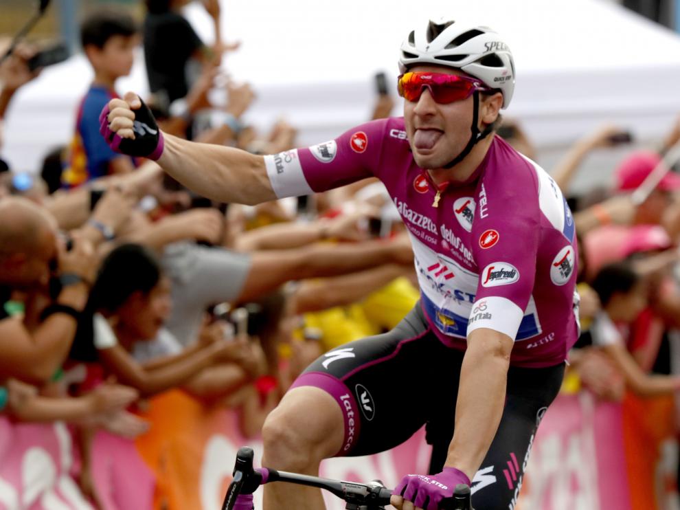 Viviani repite victoria al sprint en la tercera etapa.
