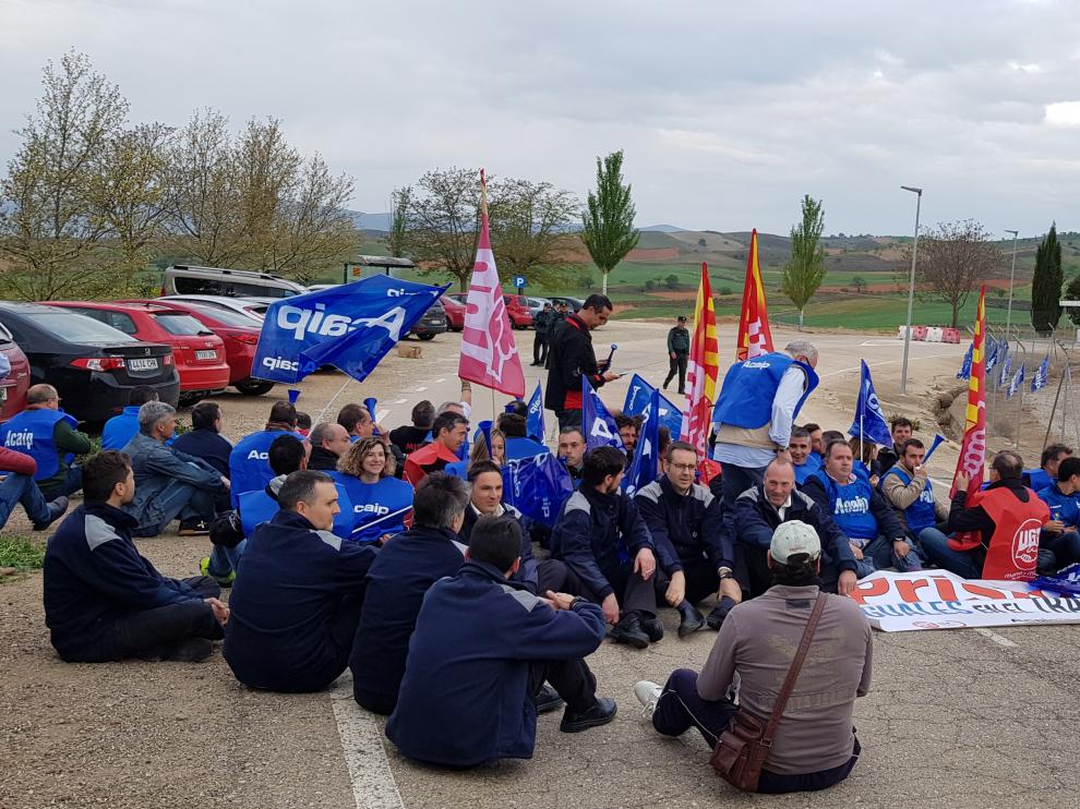Protesta de los funcionarios a primera hora de este lunes.