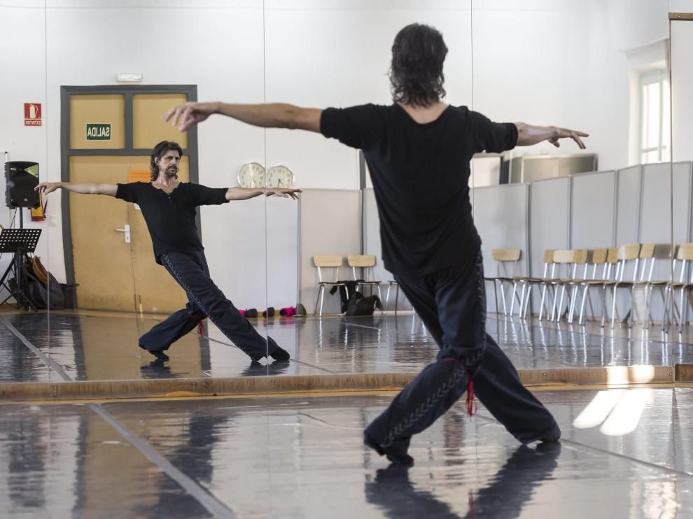 El bailarín zaragozano Miguel Ángel Berna, participará en el concierto