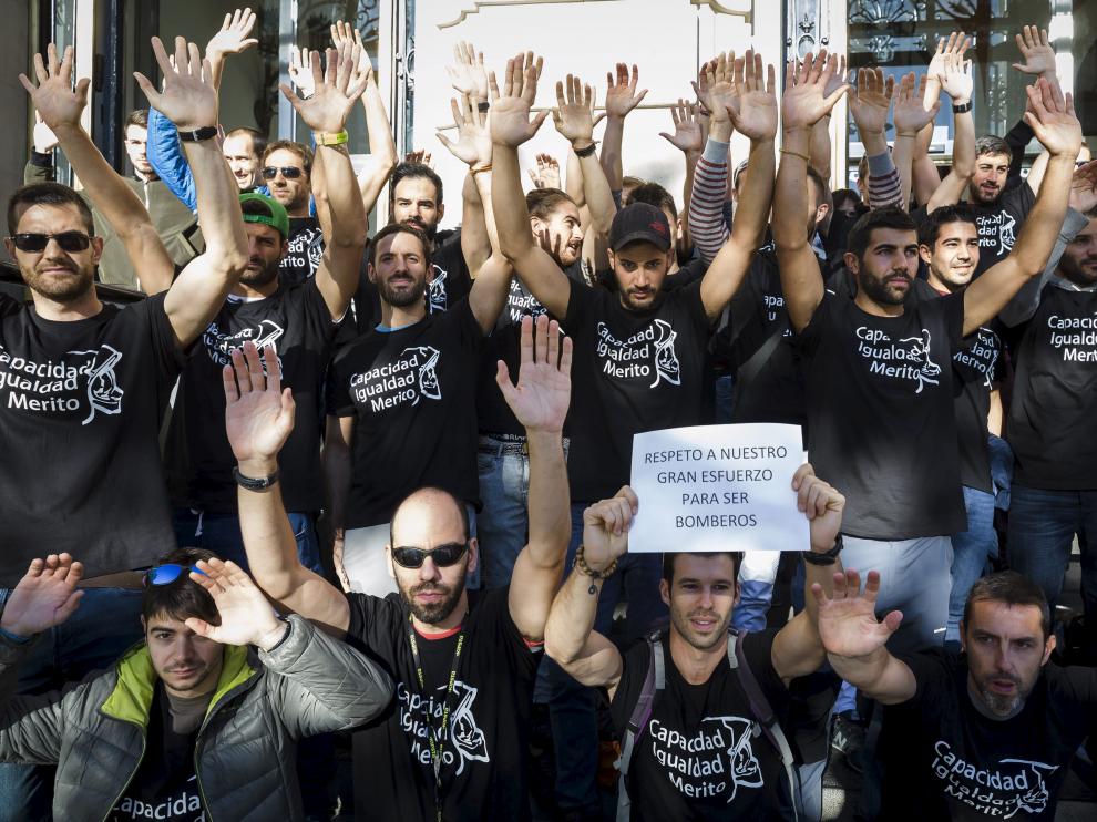 Los resultados del examen teórico provocaron numerosas quejas e incluso una querella entre los aspirantes de la oposición de bomberos de la DPZ.