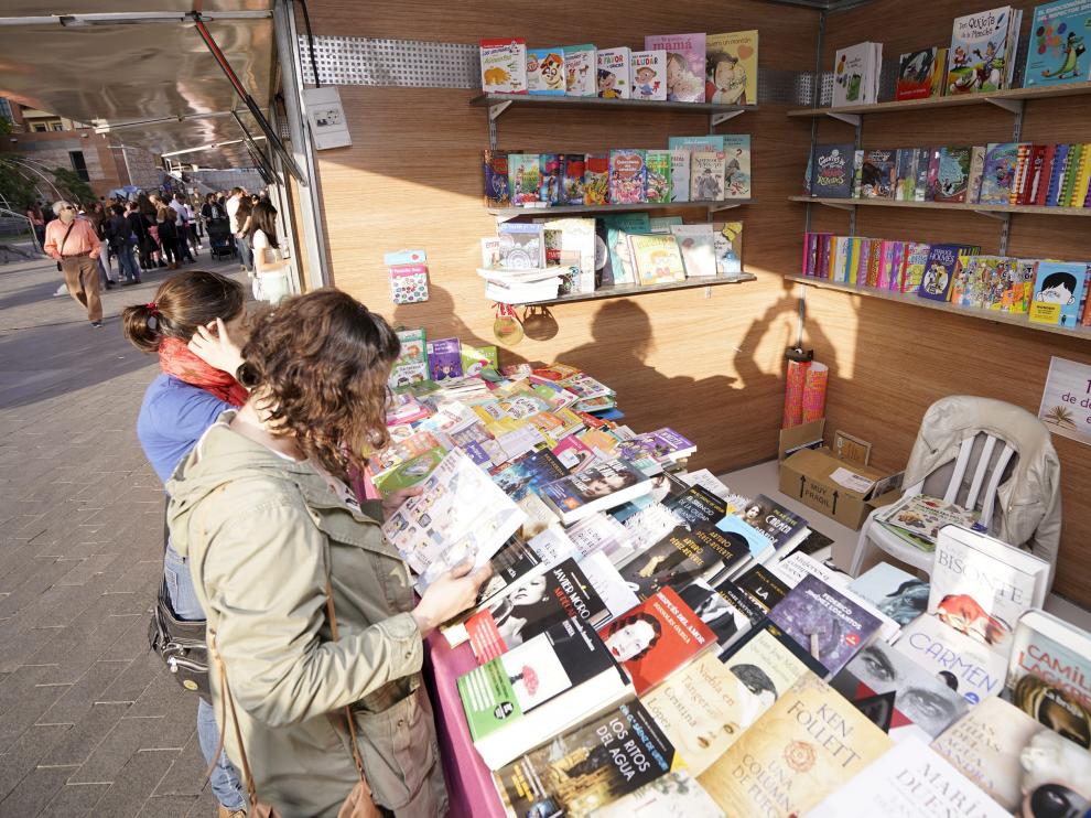 Casetas de la Feria del Libro de Teruel, en la Glorieta.