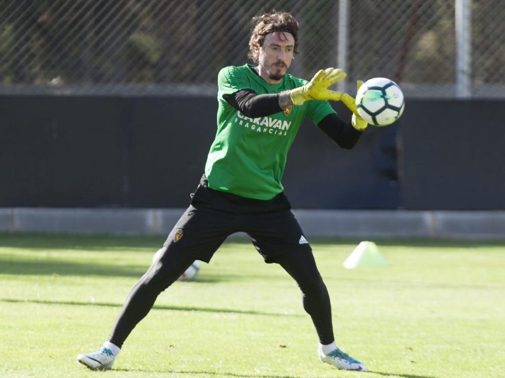 Cristian Álvarez, guardameta del Real Zaragoza: "La eliminatoria contra el Numancia va a ser muy dura"