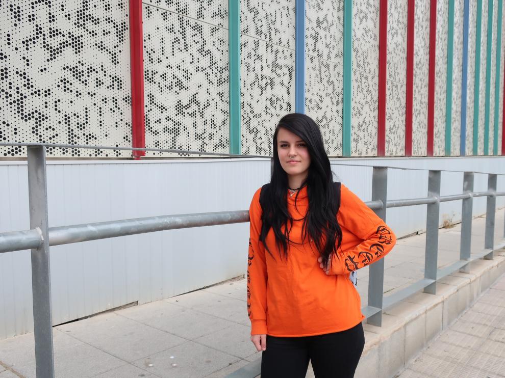Ariadna, oscense de 18 años que ha vivido en un centro de menores y ahora estudia en Zaragoza.