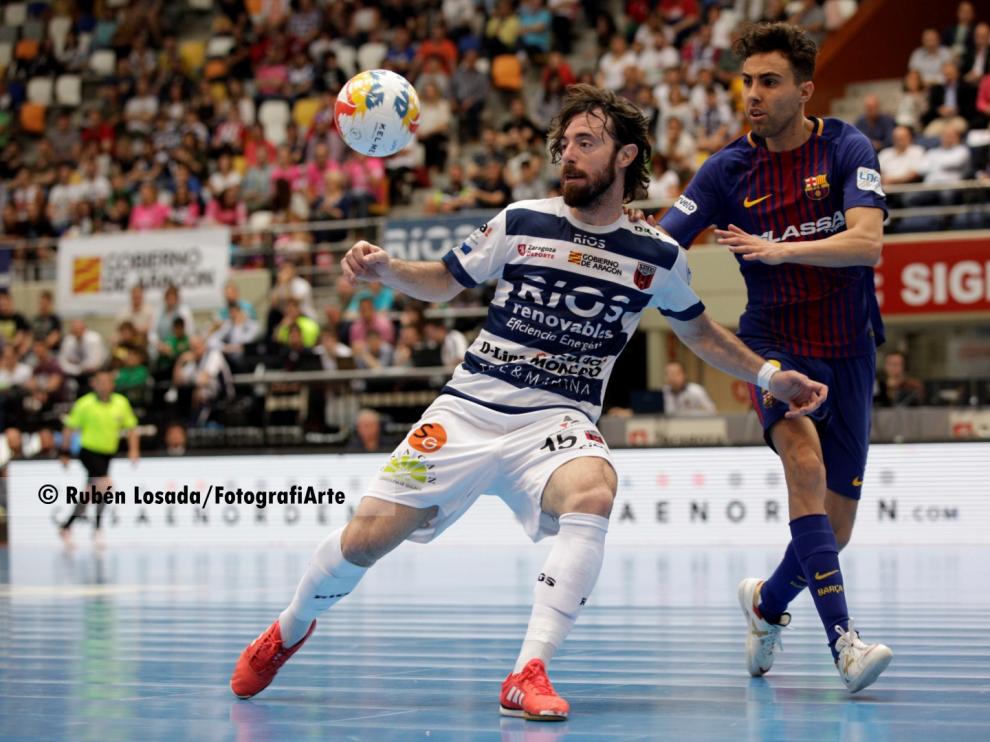 Un lance de la ida de la eliminatoria de cuartos de final.