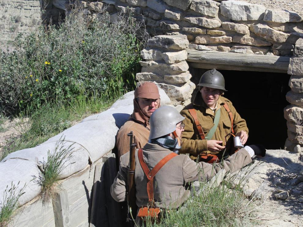 Más de 200 personas han disfrutado de la recreación de escenas cotidianas y de lucha ocurridas en esta posición durante la Guerra Civil española.