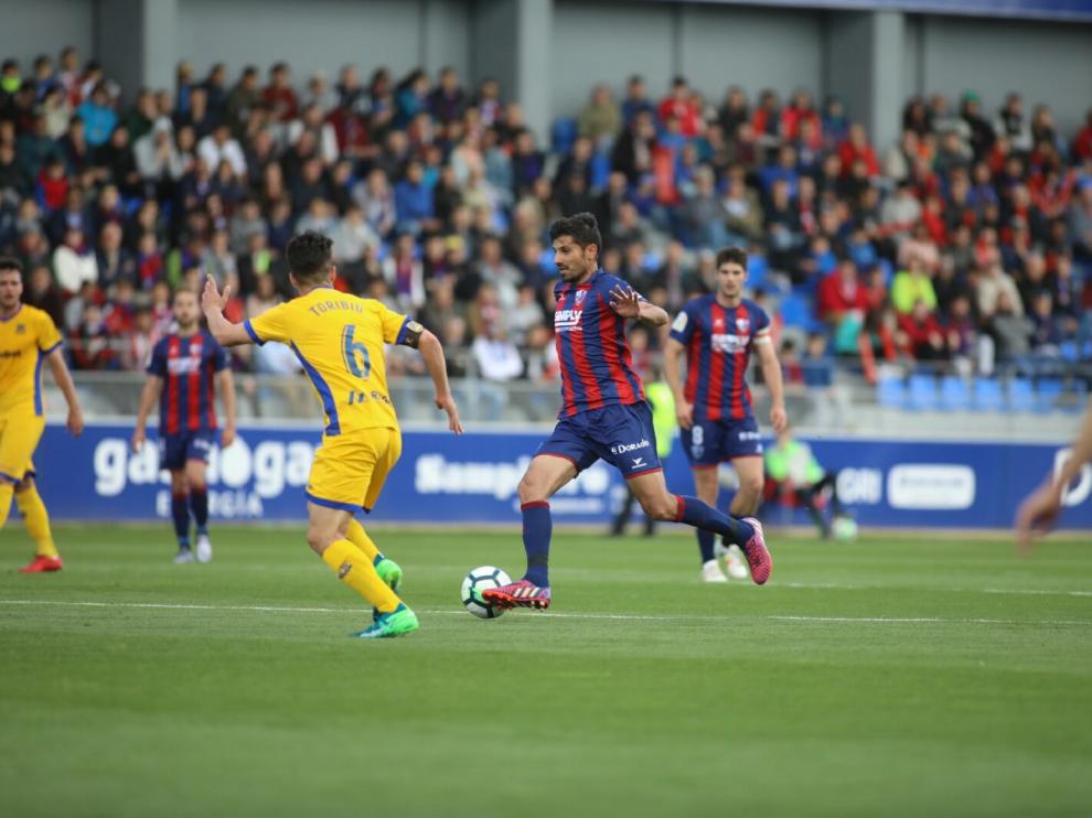 Melero, durante el Huesca-Alcorcón.