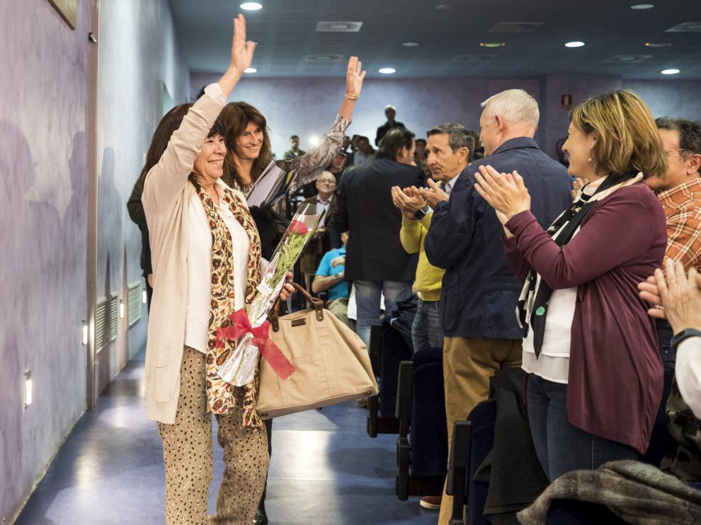 Narbona y Dueso fueron recibidas con rosas por los militantes socialistas de Zaragoza