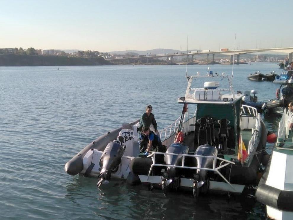 Imagen de la lancha semirrígida que ha causado la muerte de un menor en Algeciras.