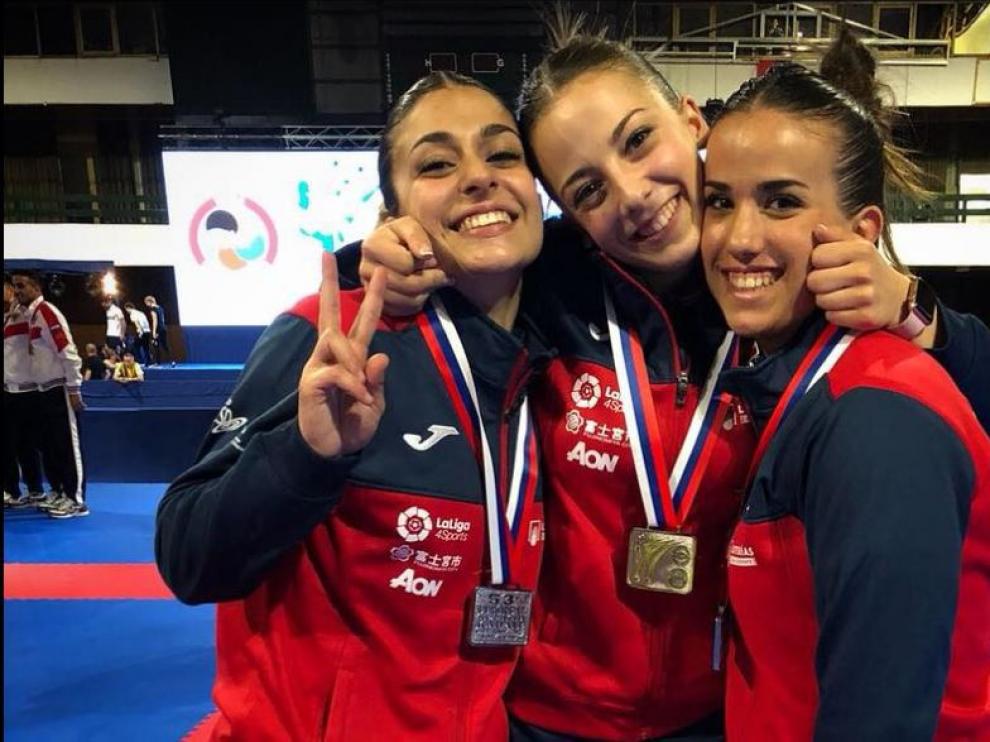 Raquel Roy, a la derecha, con sus compañeras del equipo nacional absoluto Marta García y Lidia Rodríguez.
