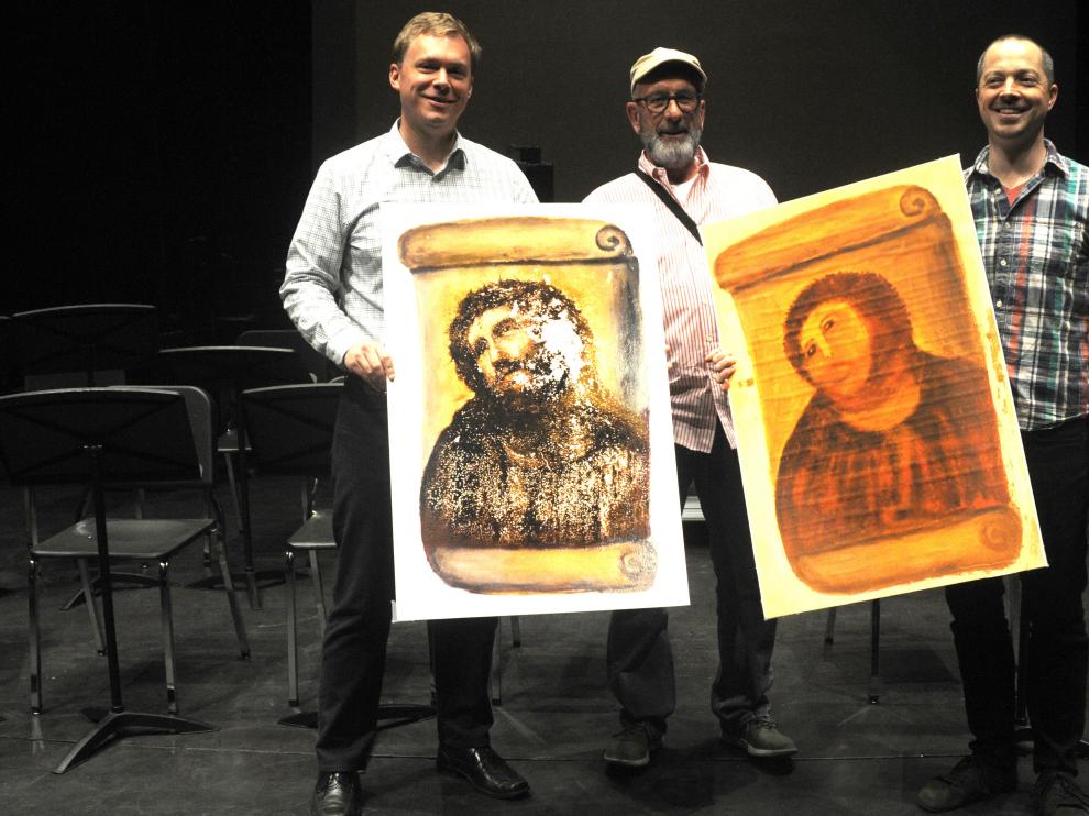 El director del Lyric Opera Theatre, Brian DeMaris; el director de la obra, Andrew Flack; y el compositor Paul Fowler.