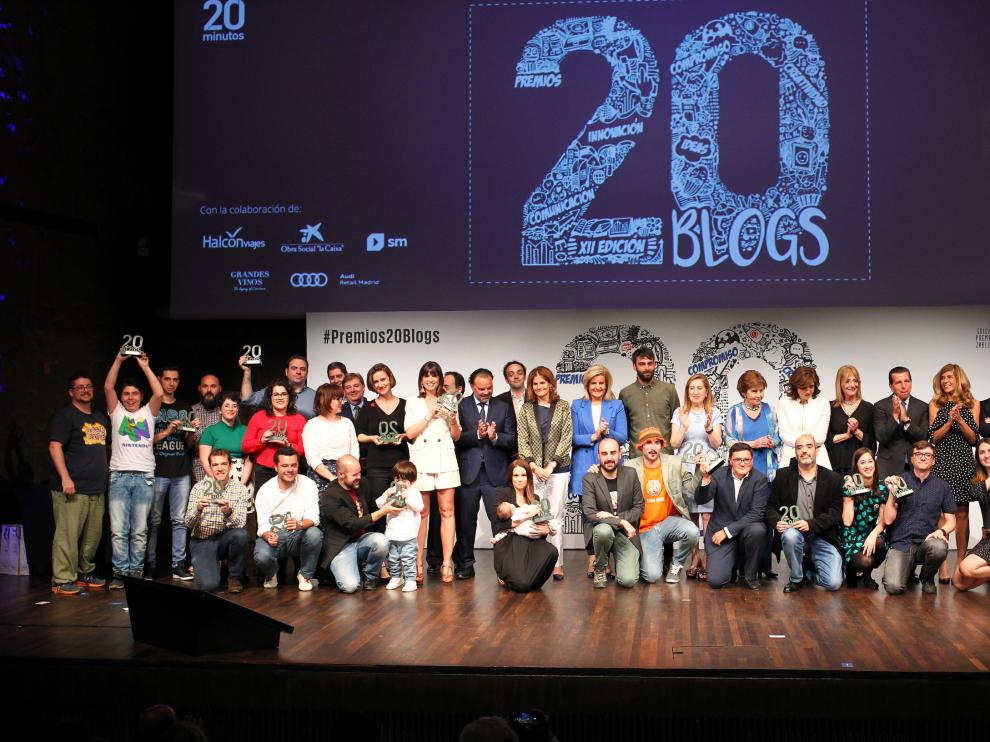 Foto de grupo de los Premios 20Blogs, este jueves, en el Caixa Forum de Madrid.