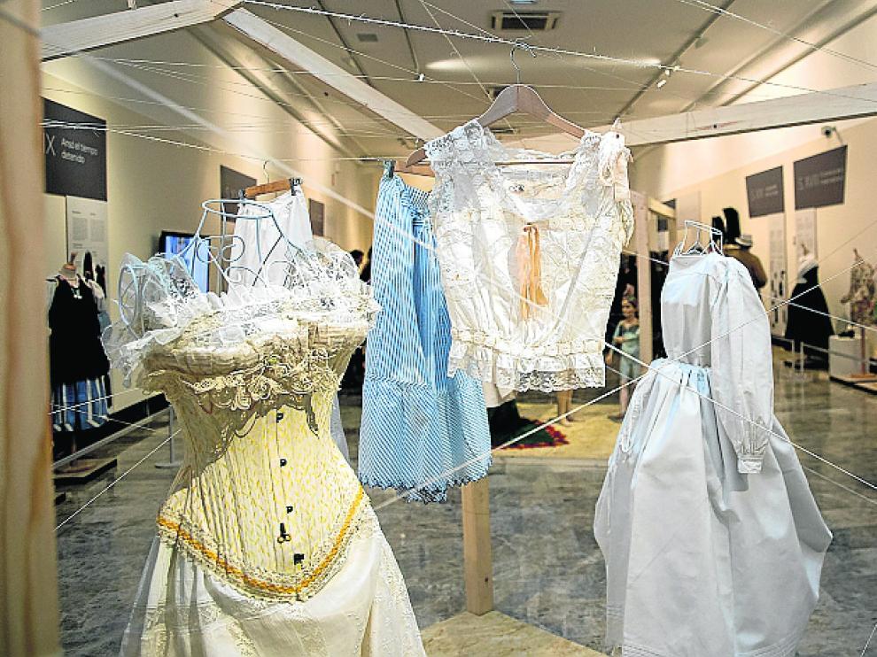 La muestra incluye ropa interior.