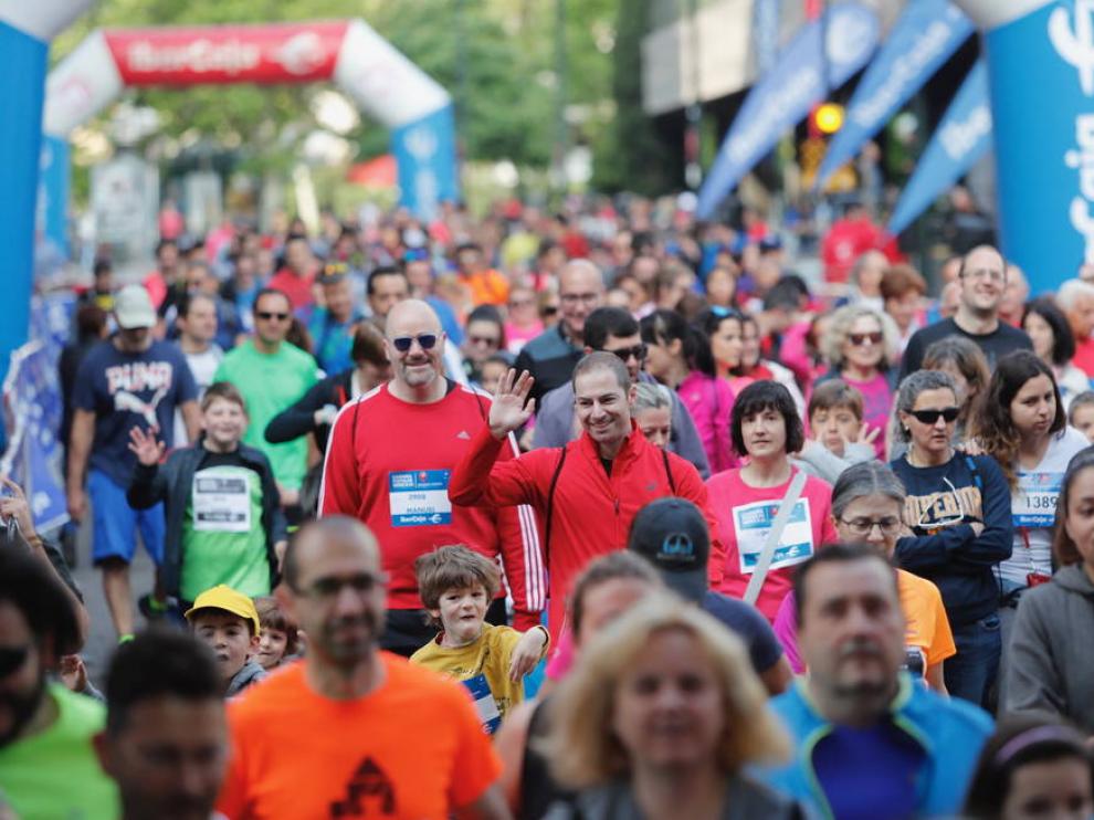 Los corredores inician la Carrera Popular Ibercaja de Zaragoza