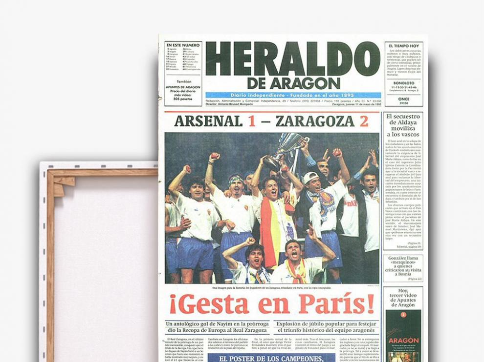 Portada lienzo en la que posan los protagonistas del partido en el que el Real Zaragoza venció al Arsenal.