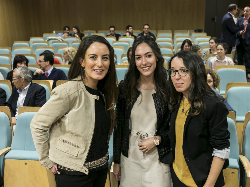 Cristina Vallejo, Patricia Andrés y Alba Gállego, ayer en la entrega de premios.