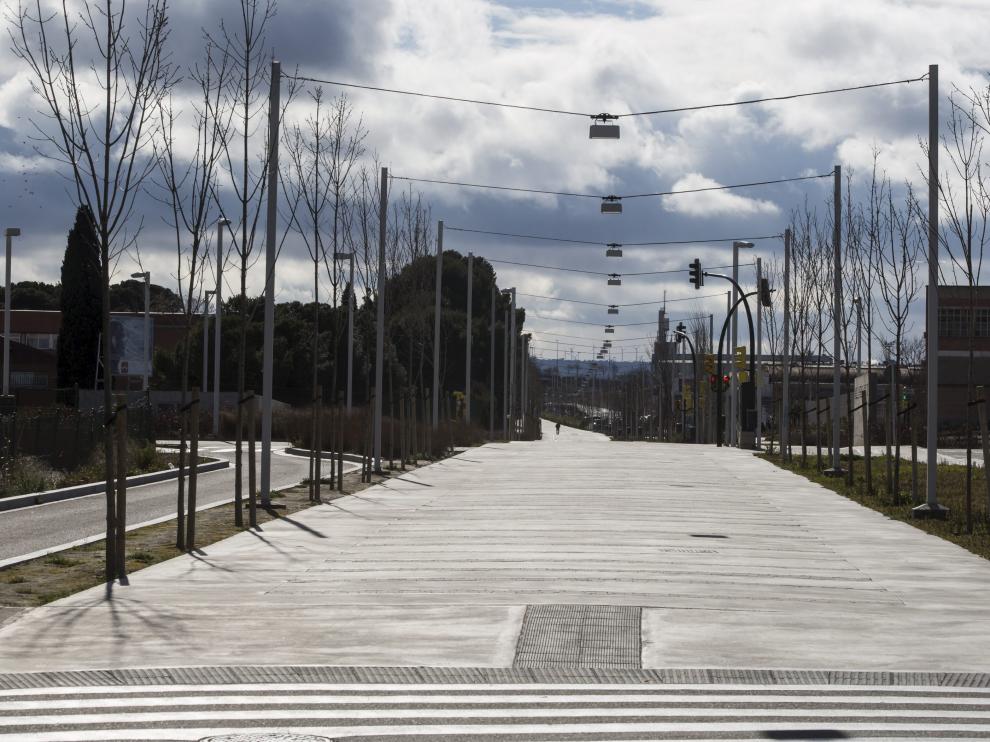Vista del corredor verde del barrio Oliver y Valdefierro en Zaragoza.