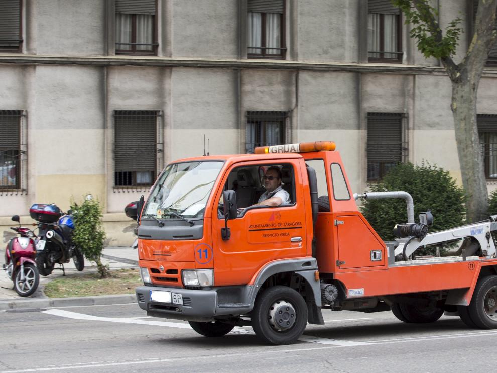 El servicio de grúa es uno de los organismos de los que se encarga Inspección.