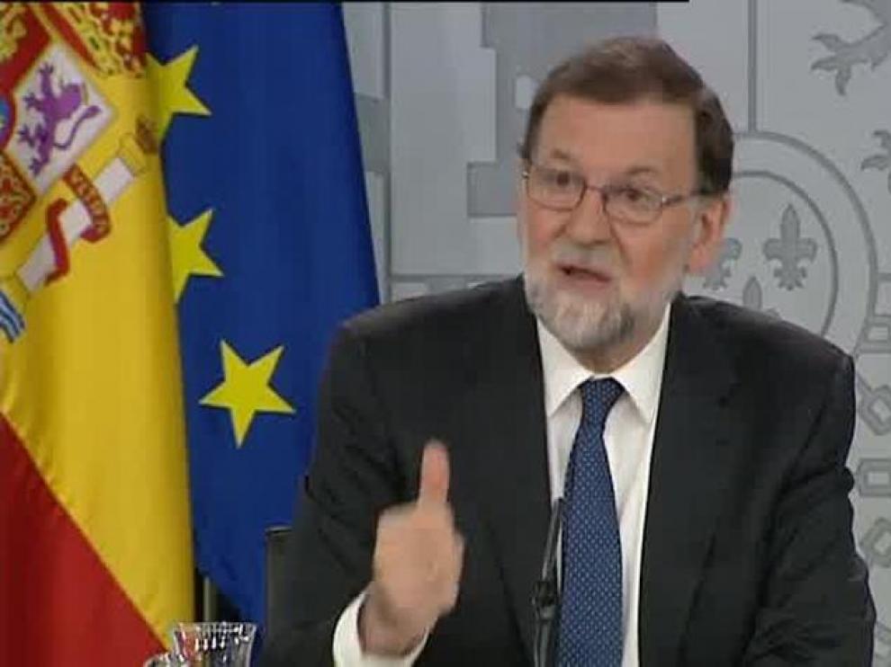 Rajoy: La moción es la excusa de todas las necesidades políticas de Sánchez