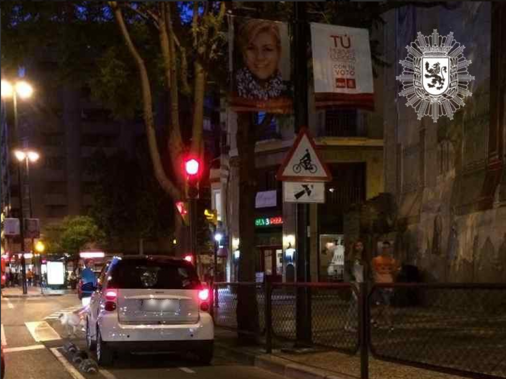 El turismo se encontraba en el carril bici a la altura de la Plaza San Miguel