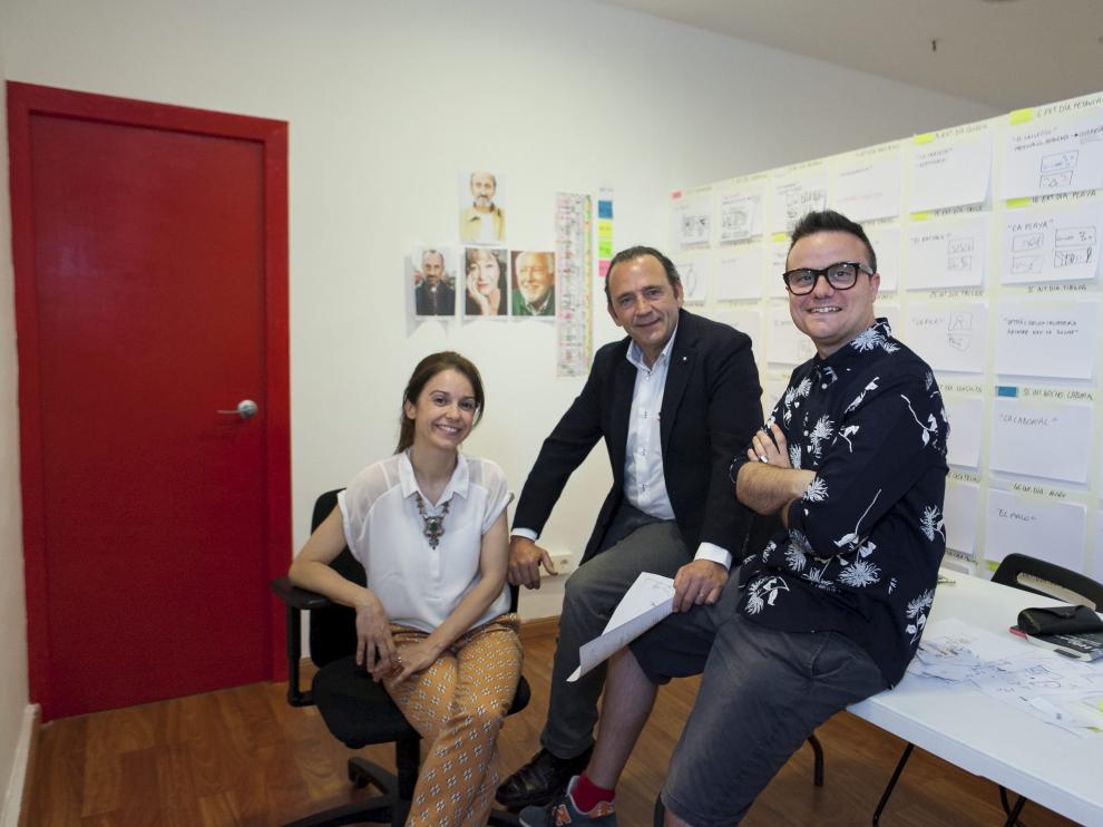 Gloria Sendino, Jaime García Machín e Ignacio Estaregui, productores de 'Miau'.