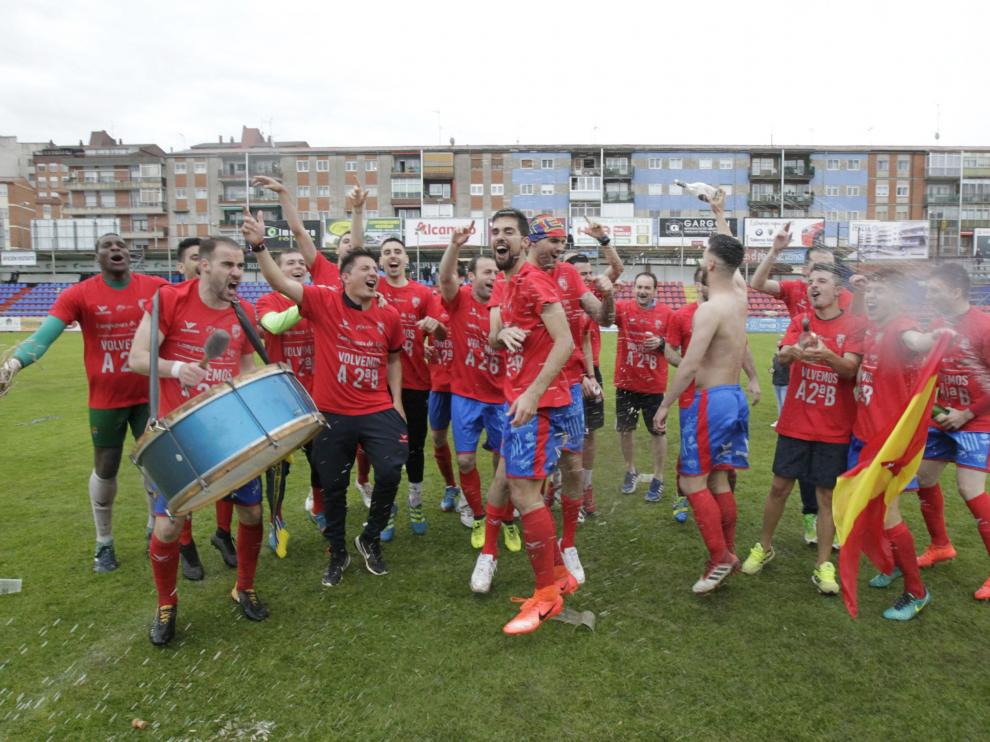 Celebración del ascenso del CD Teruel.