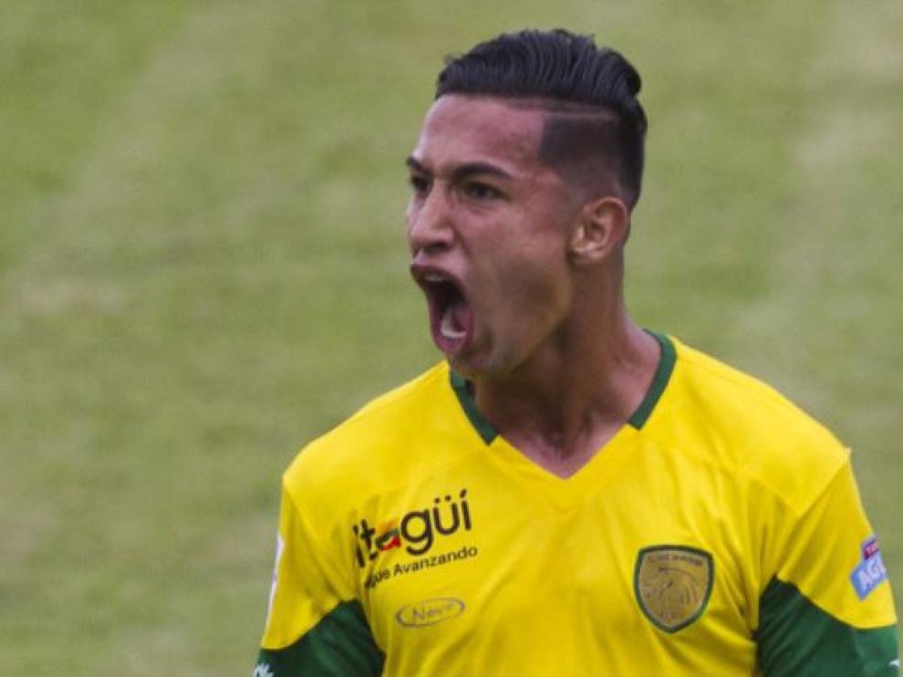 Jeison Medina celebra un gol con el Leones, su club en Colombia.
