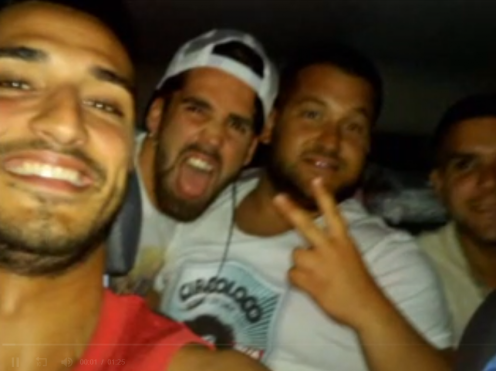 El fiscal imputa estos delitos a Alfonso Jesús Cabezuelo, José Ángel Prenda, Antonio Manuel Guerrero y Jesús Escudero, que acudieron en la noche del 1 de mayo de 2016 a la feria de la localidad de Torrecampo (Córdoba).