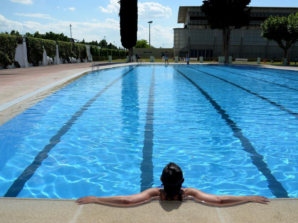 Imagen de archivo de la piscina municipal de San Jorge, en Huesca.