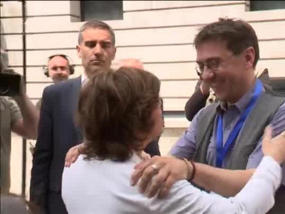 Monedero anima a Sáenz de Santamaría: "Me alegro de que os vayáis, pero adelante"