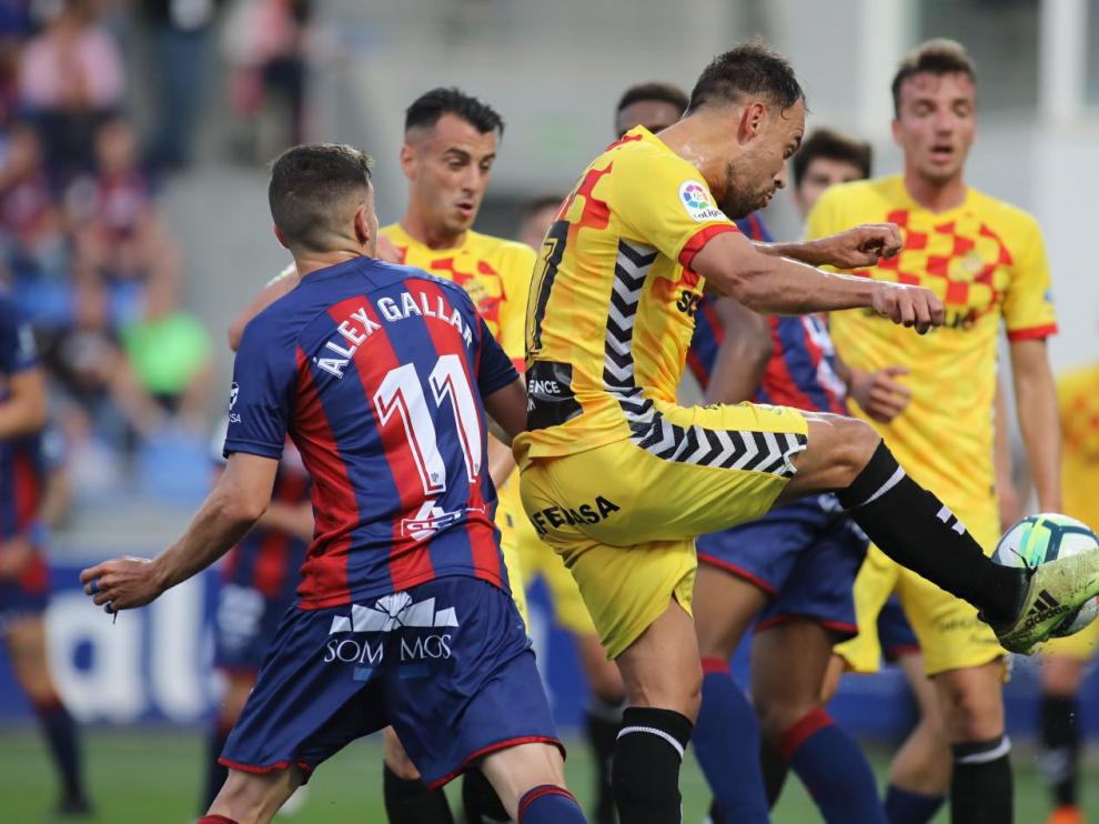 Un momento del Huesca-Nástic de Tarragona disputado este pasado domingo en el estadio de El Alcoraz (0-1).