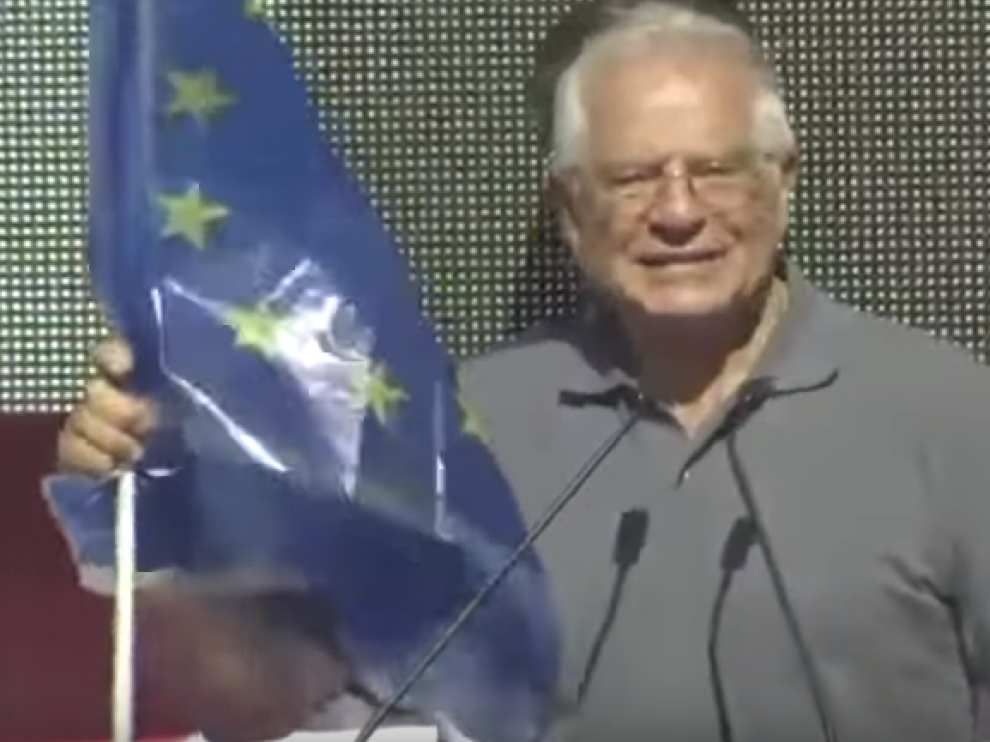 Josep Borrell, durante su intervención en la manifestación organizada por Societat Civil Catalana.