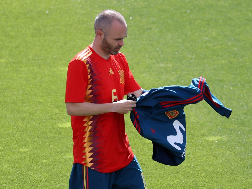 Andrés Iniesta, en el entrenamiento de la selección española en Las Rozas.