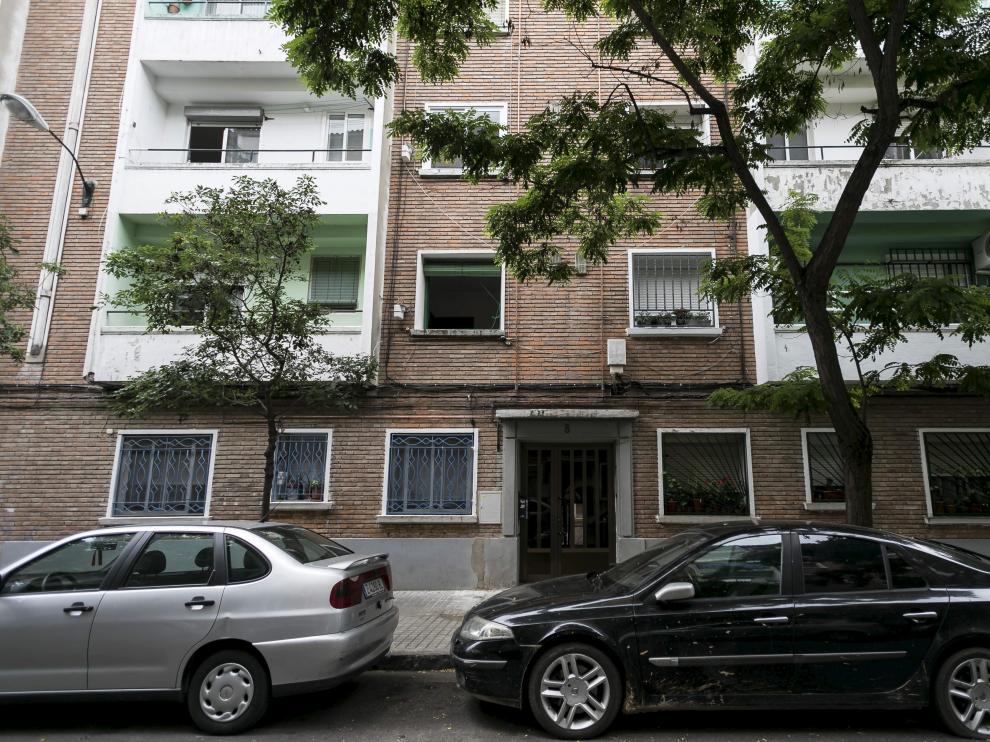 Los agentes de la UCO estuvieron el martes por la mañana en este edificio de la calle de Félix Rodríguez de la Fuente, en la zona de Tenerías.