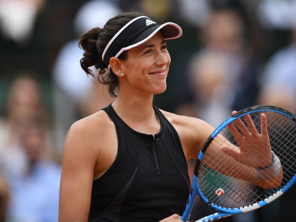Garbiñe somete a Sharapova y se planta en semifinales