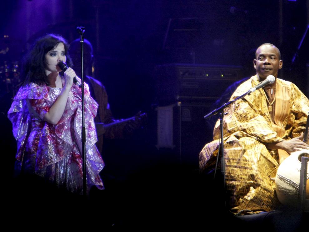 La islandesa Björk se acercó a Ranillas para participar en el concierto de Toumani Diabaté y sus amigos.
