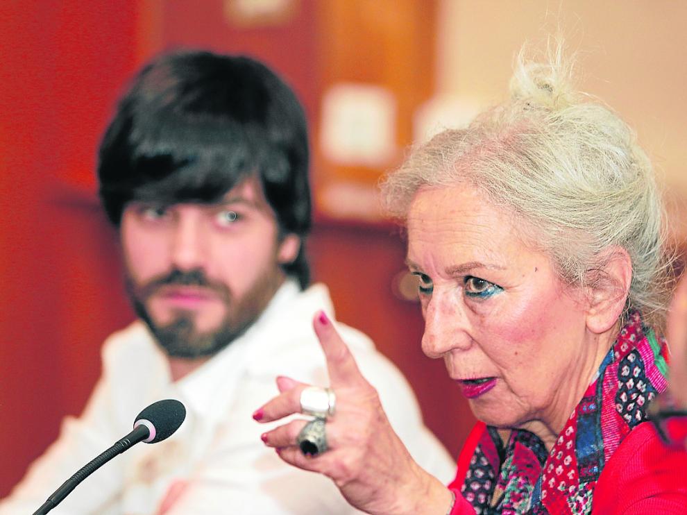 Teresa Ramón, en la presentación de 'Carrasca' junto al director de la película, Alejandro Cortés.