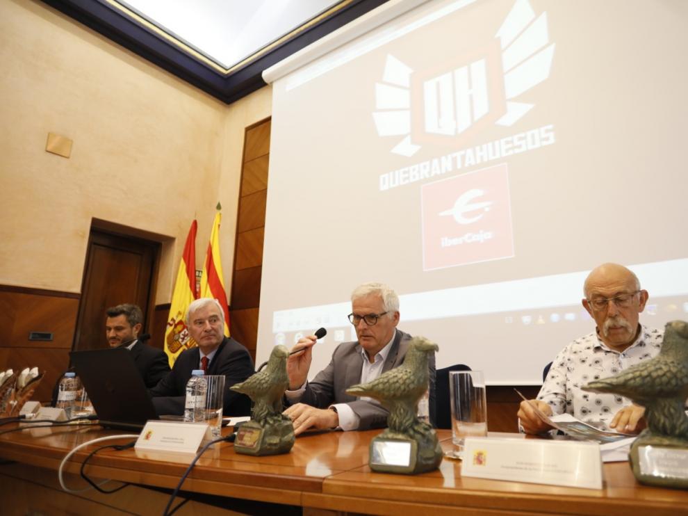 Nacho Torre (Ibercaja), Gustavo Alcalde (delegado del Gobierno), XavierBartrolí (Octagon) y Roberto Iglesias (Edelweiss), durante la presentación